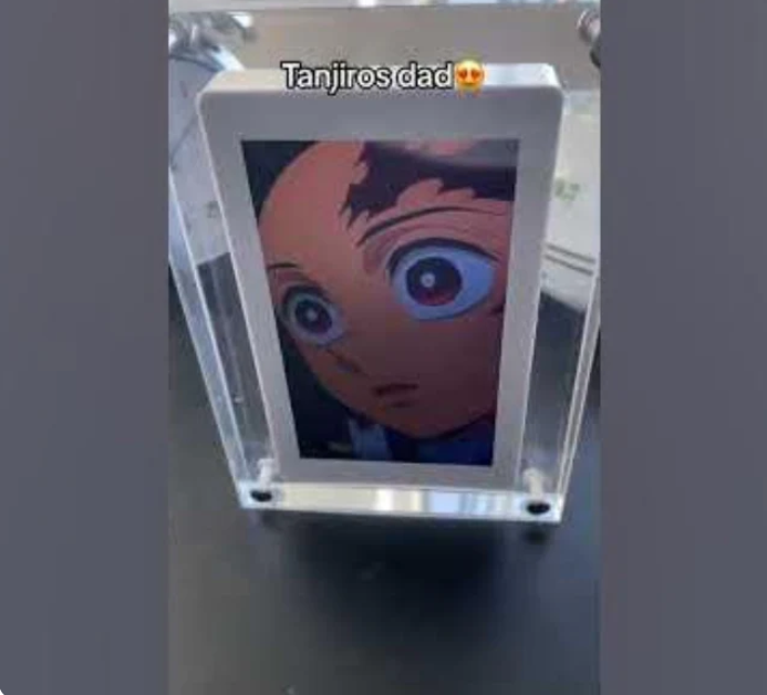 Motion Wave Customisable Anime Frame